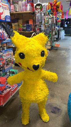 Pikachu pinatas