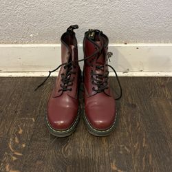 WOMEN'S SMOOTH LEATHER LACE UP BOOTS