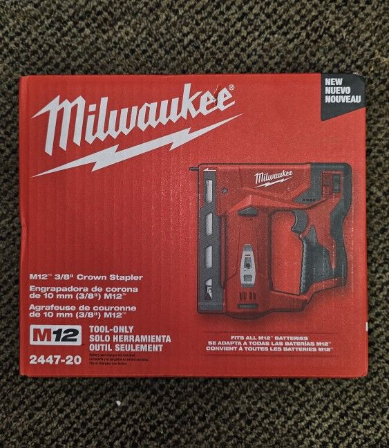 Milwaukee M12 12-Volt Crown Stapler T-50 Stapler