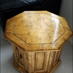 Retro. Wood Table, High-end Quality, With Storage Very Sturdy