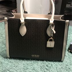 Guess Purse (new Condition) 