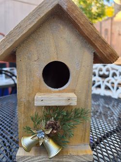 Rustic Birdhouse for Christmas