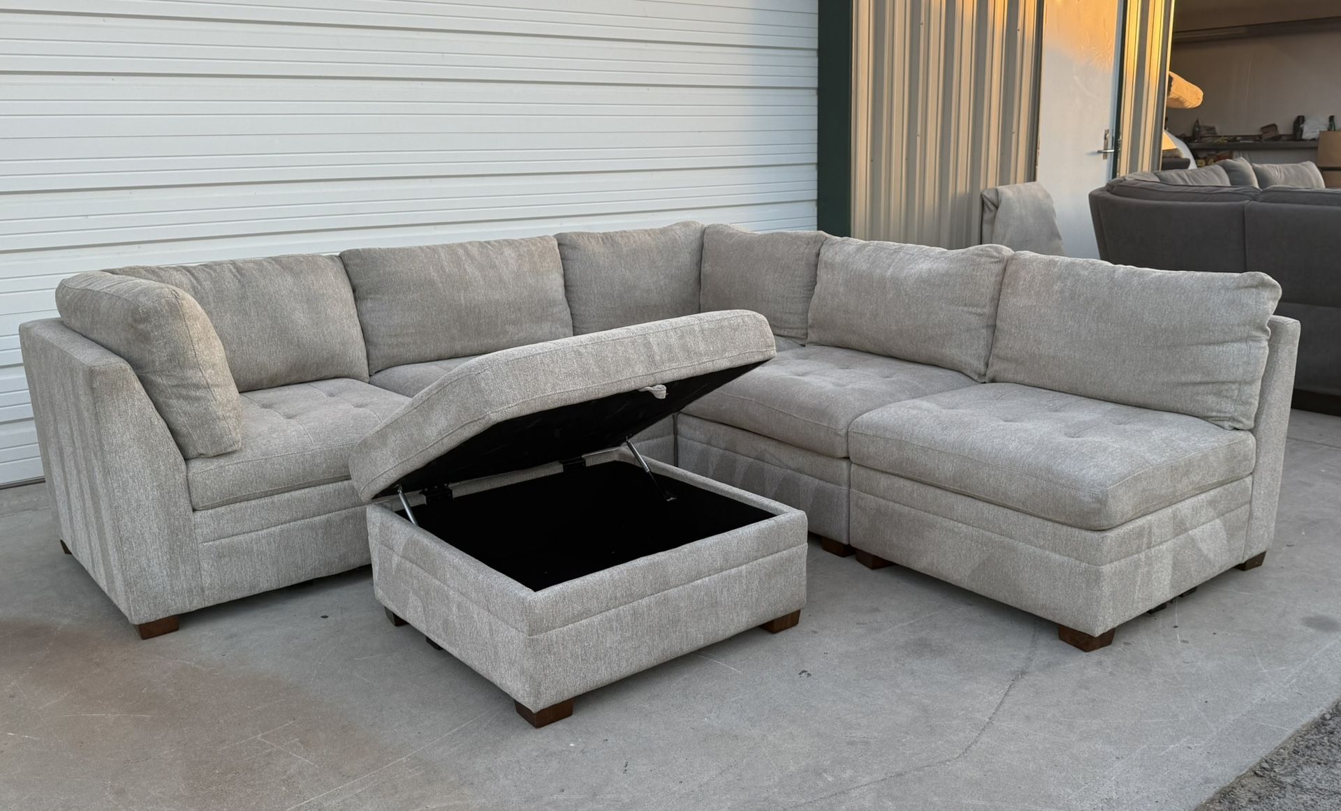 6 PIECE MODULAR SECTIONAL WITH STORAGE OTTOMAN 