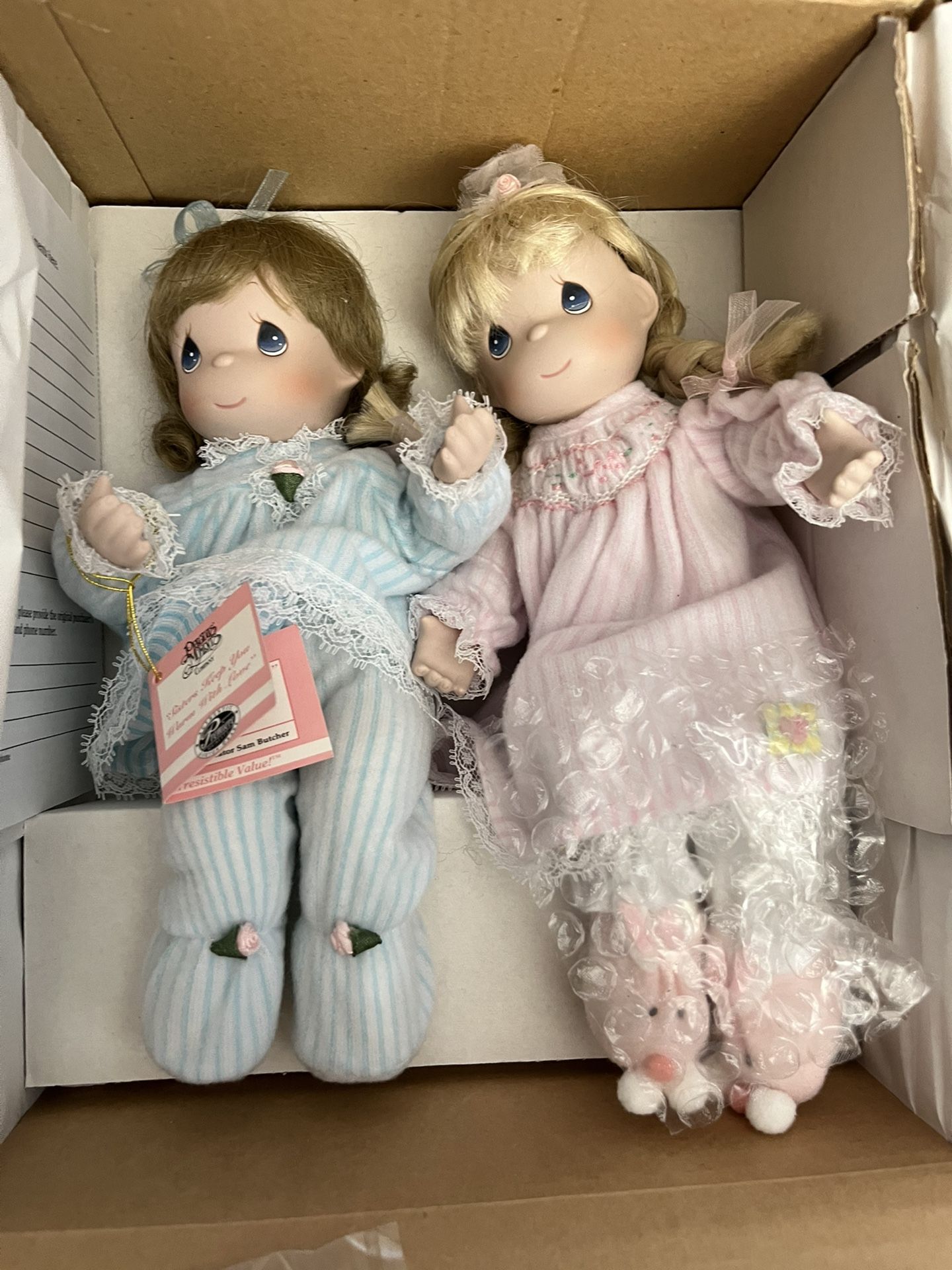 Ashton Drake Set Of Precious Moments “Sisters Keep You Warm With Love” Collectible Dolls