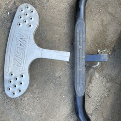 Footstep for trailer hitch