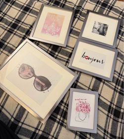 Bedroom picture frame decor