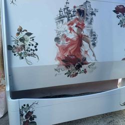 Tango Boho Style Queen Size Bedroom Set Including Bed Frame, Rails, Slants, Two Dressers,nightstands, Mirror Set Has Been Refurbished 