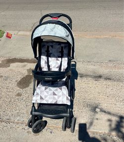 Kolcraft Cloud Premier Lightweight Stroller - Black: 5-Point Harness, Reclining Seat, Removable Cup Holders