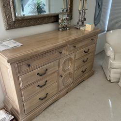 Bedroom Set With Two Nightstands, A Dresser, And A TV Storage Unit