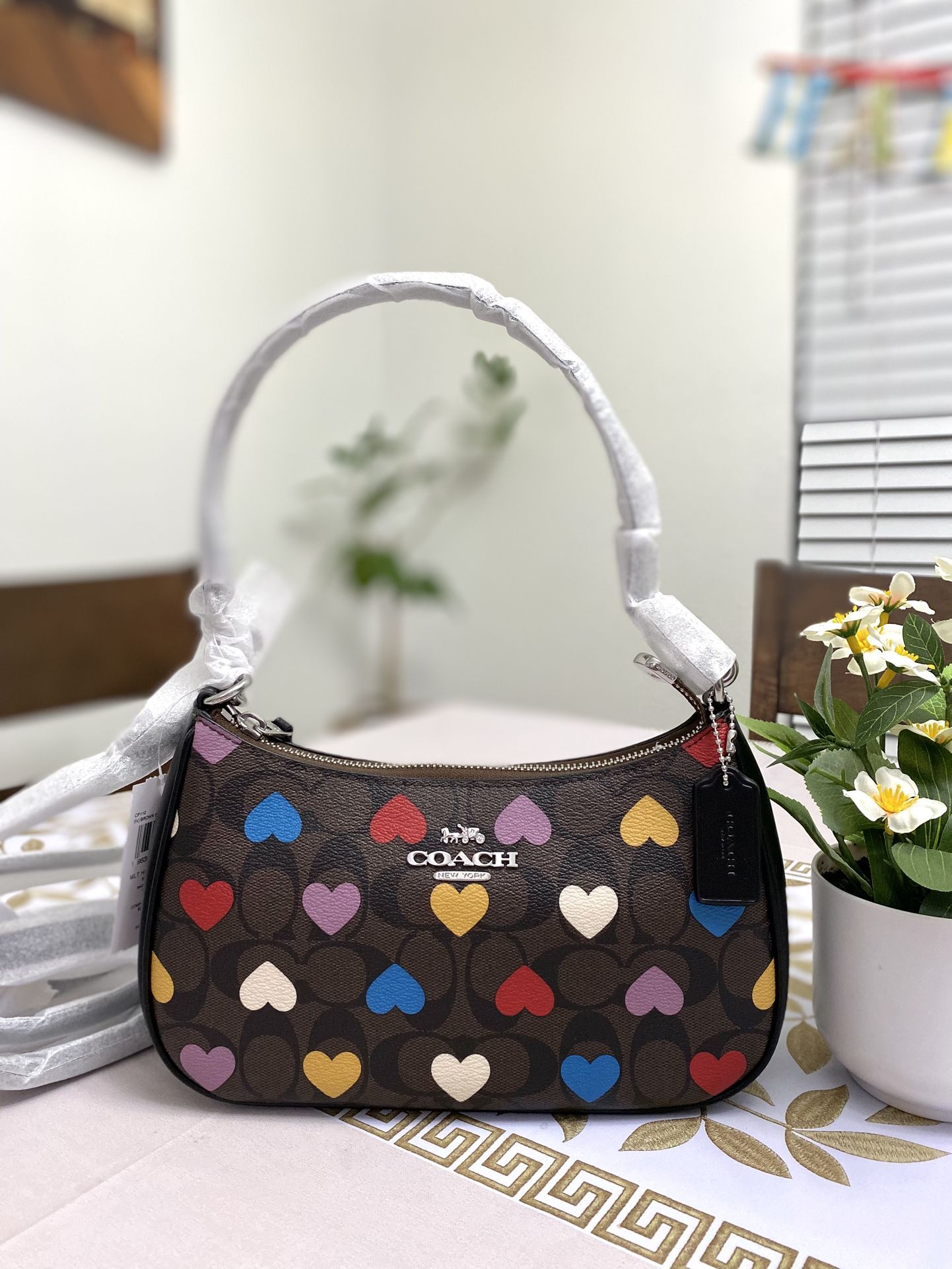 Coach Teri Shoulder Bag In Signature Canvas With Heart Print CP112