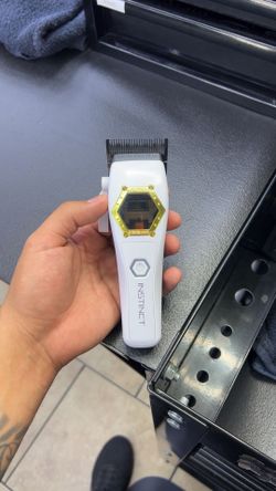 Instincts Clipper (Metal Edition)