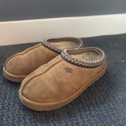 Woman’s UGG Slippers Size 7