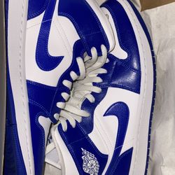 Jordan 1 Mid Kentucky 