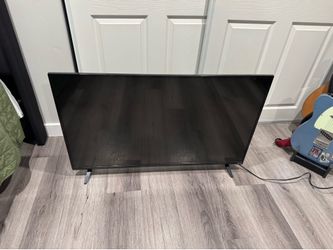 40" VIZIO Smart TV with Remote - Works Perfectly