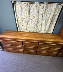 Solid Oak 9 Drawer Dresser