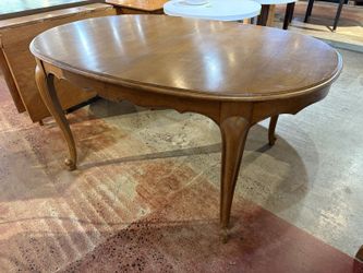 DREXEL Chateau Laurente Dining Table