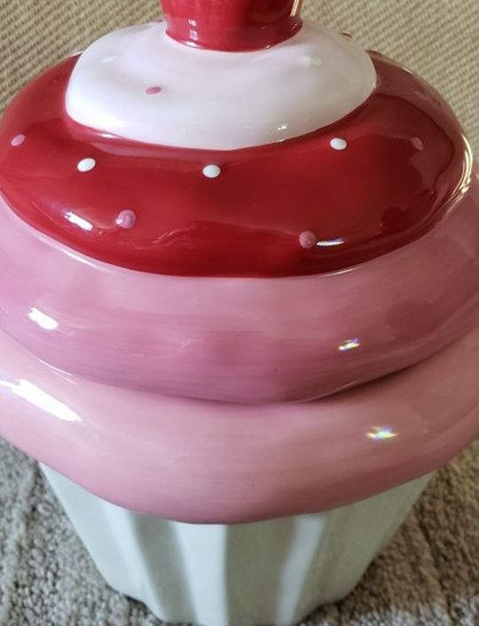 Cupcake Cookie Jar