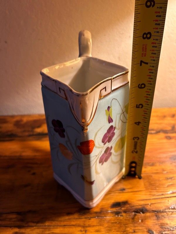 JARRA ANTIGUA DE PORCELANA FILETEADO 