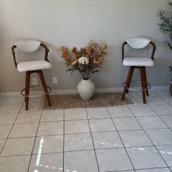 2 Stools Chairs 