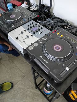 Turn Tables and Mixer