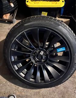 Brand new   OZ Racing Wheel/Pirelli all-season tire MSW TYPE 37T Matte BLACK