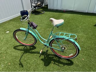 Schwinn Cruiser Bike — Step-Through