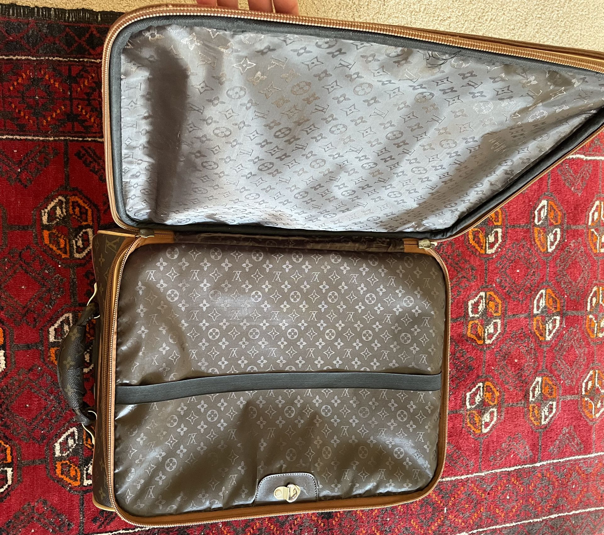 Louis Vuitton Steamer 45 luggage bag for Sale in Temple City, CA - OfferUp