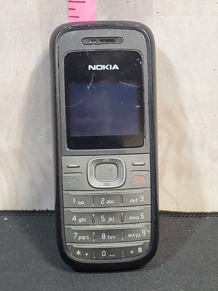@CHV.   OLD NOKIA CELLPHONE CELL PHONE SOLD AS NOVELTY COLLECTIBLE DOES NOT WORK