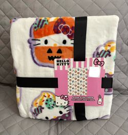 Hello Kitty Halloween Cupcake Twin Blanket