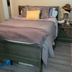 grey wood bedroom set with mattress 