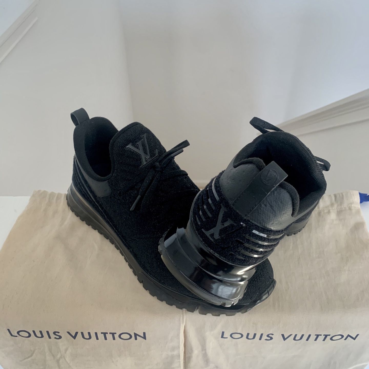 Louis Vuitton Trainers Sky Blue Men’s Sz 11 for Sale in Ocoee, FL - OfferUp