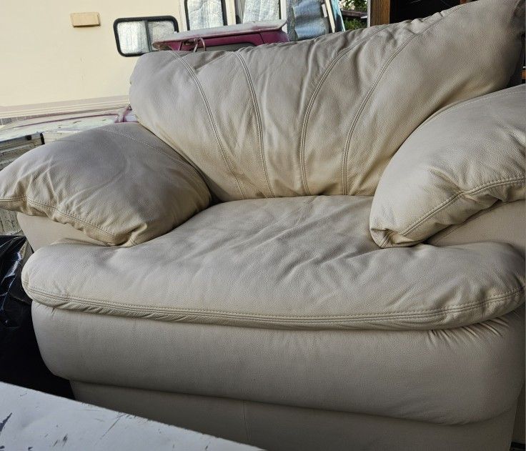 Leather Chair W/ottoman