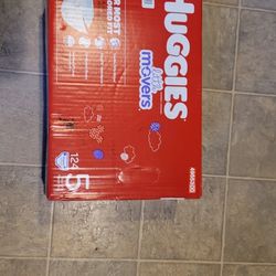 Huggies little Movers Diapers Size 5 124 Count 