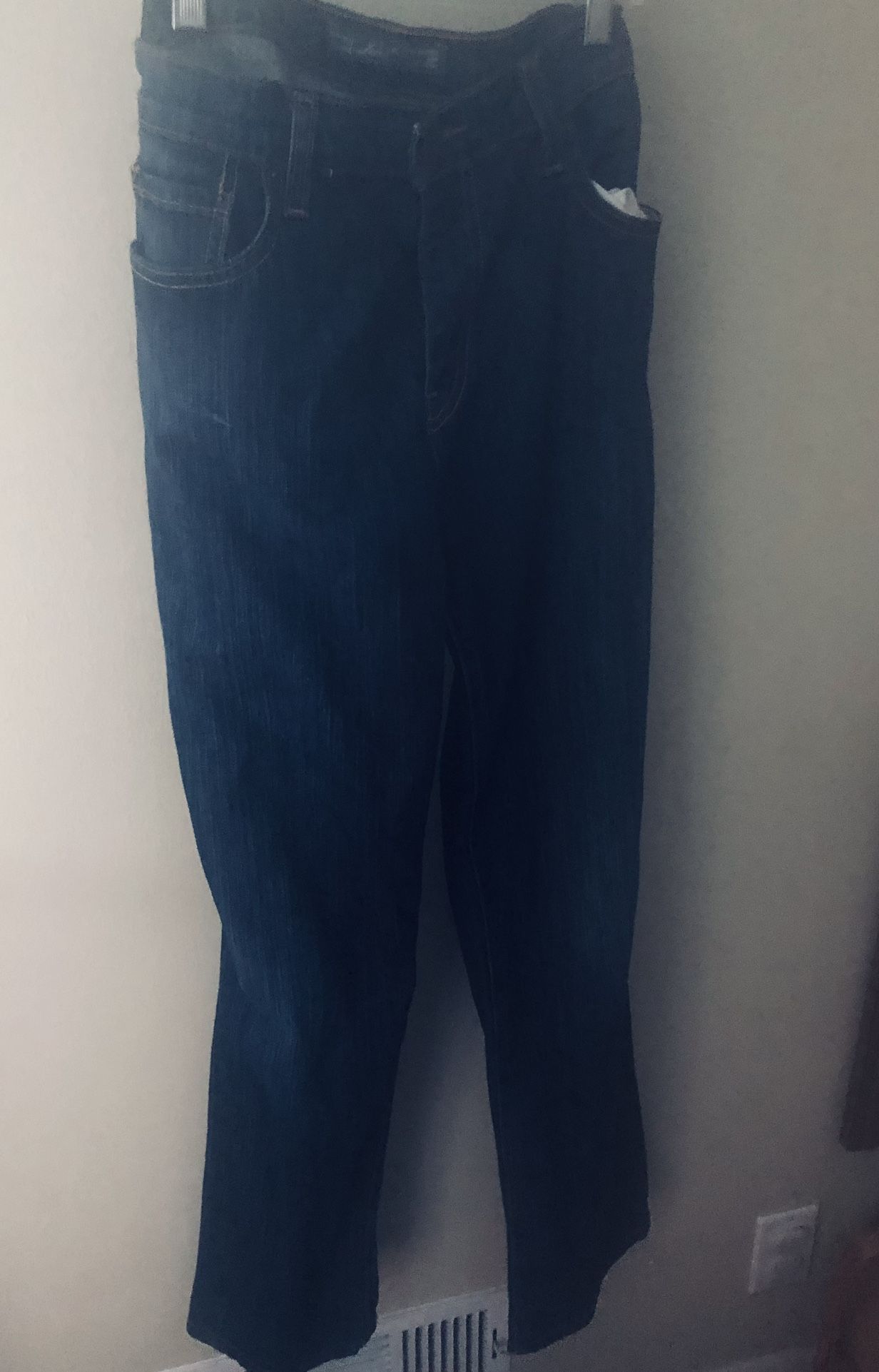 Levi Straight Leg. Size 12 Med. Great Shape