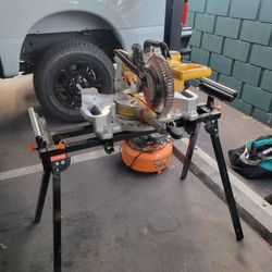 Dewalt 7 1/4 Miter Saw Less Then 6 Months Old