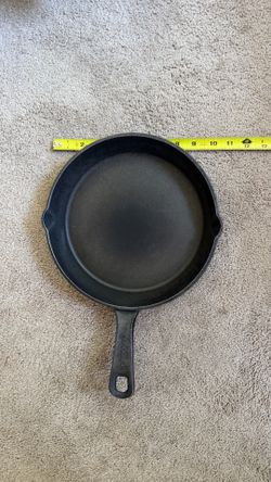 Cast iron pan