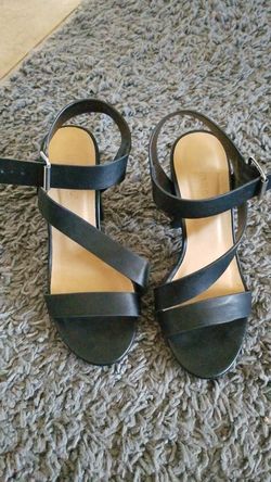 Bamboo Size 5 1/2 wedge heels
