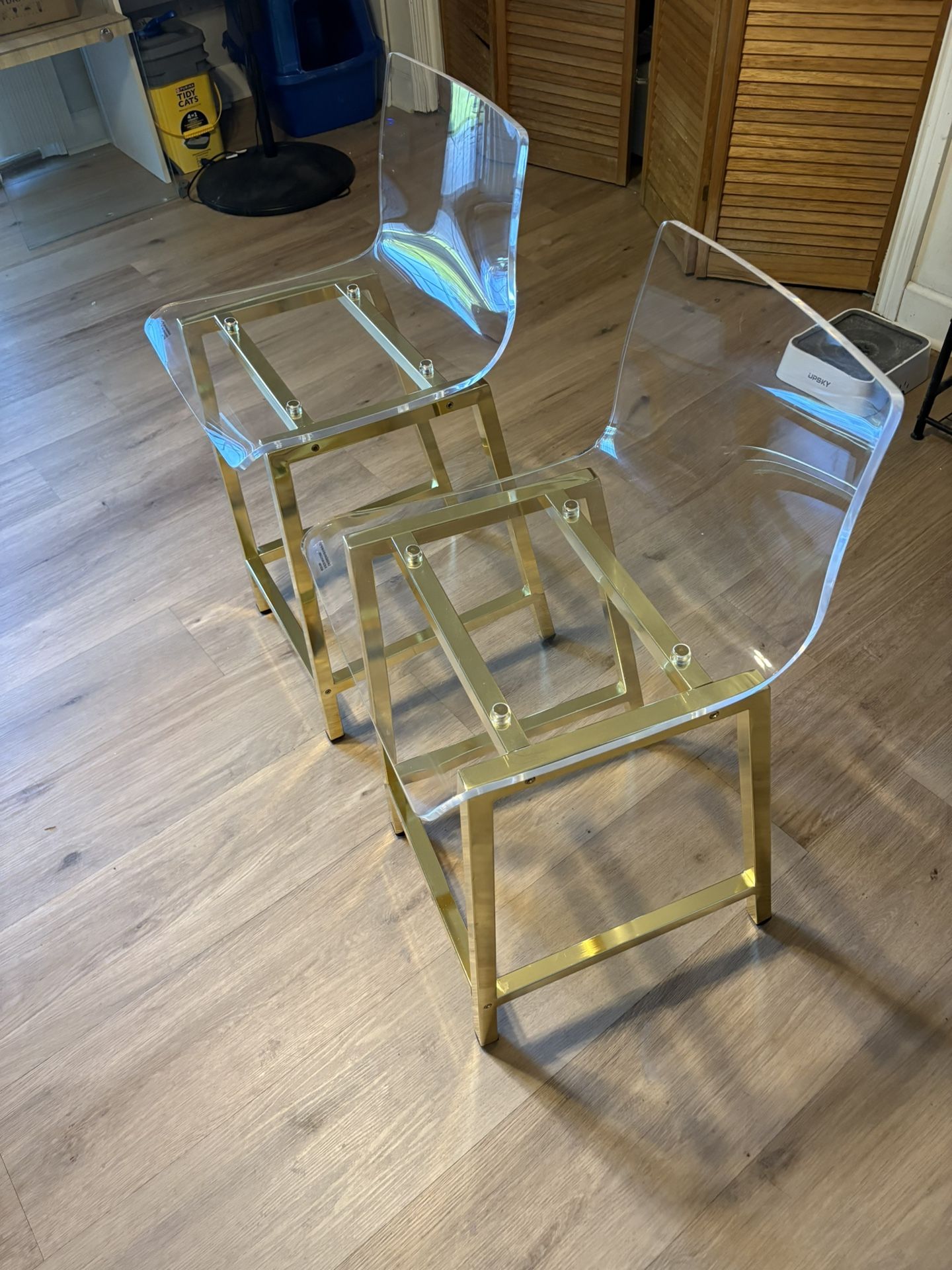 2 x bar stools/ chairs w/ gold legs