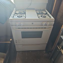 Kenmore Gas Range/Stove – 4 Burner Oven