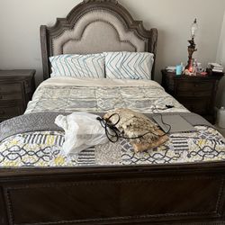 6 Piece Queen Bedroom Set