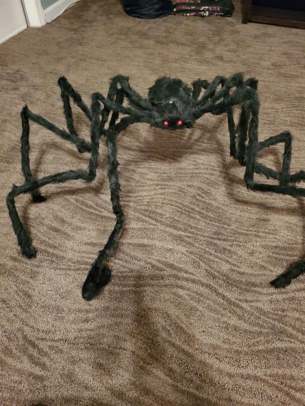 Giant 6.6 FT Spider Decoration – Outdoor Halloween Prop
