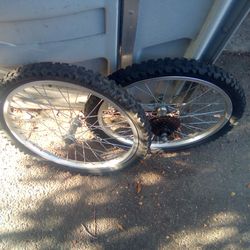 Set of 20 inch wheels and tires