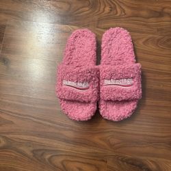 Pink balenciaga slides