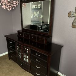 Queen Bedroom Set: Bed Frame, Dresser With Mirror, Nightstands 