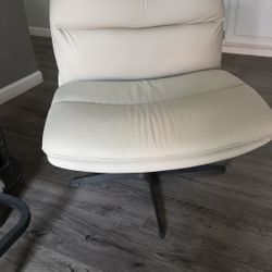 Vanity Chair - Height Adjustable