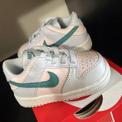 Nike Dunk Low Mineral Pink