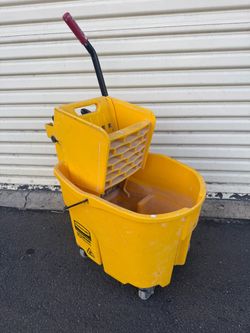 Mop bucket