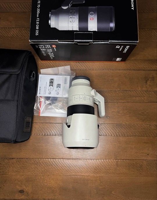 SONY FE 70-200mm f2.8 GM Lens
