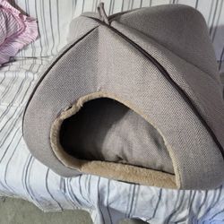WINDRACING CAT BED/ CAT CAVE