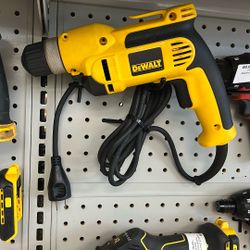 DeWalt 3/8" VSR Pistol Grip Drill Kit with Keyless Chuck